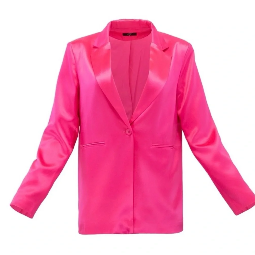 🩷Blazer & Shorts/Vibrant Hot Pink Satin (Barbie 💖) - Picture 2 of 5